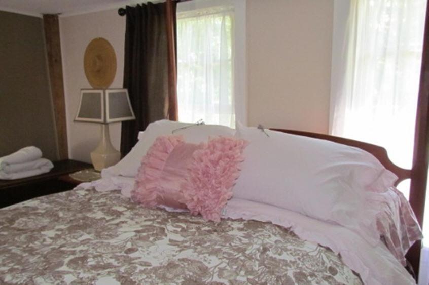 Roseledge Country Inn Preston Room photo